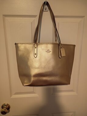 Coach Metallic Gold Tote - Signature Leather Shopper NWOT BEAUTIFUL! Flawless!
